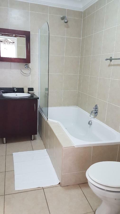 Innes Road Durban Accommodation 2 Bedroom Private Unit מראה חיצוני תמונה